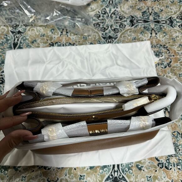 Michael Kors Teagan Large Pebbled Leather Shoulder Bag - Picture 6 of 8